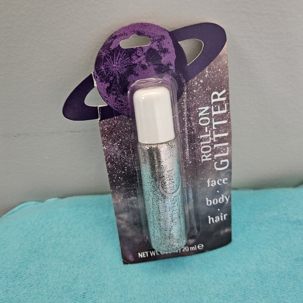 Inter Stellar Silver Roll-On Glitter for Face, Body, Hair